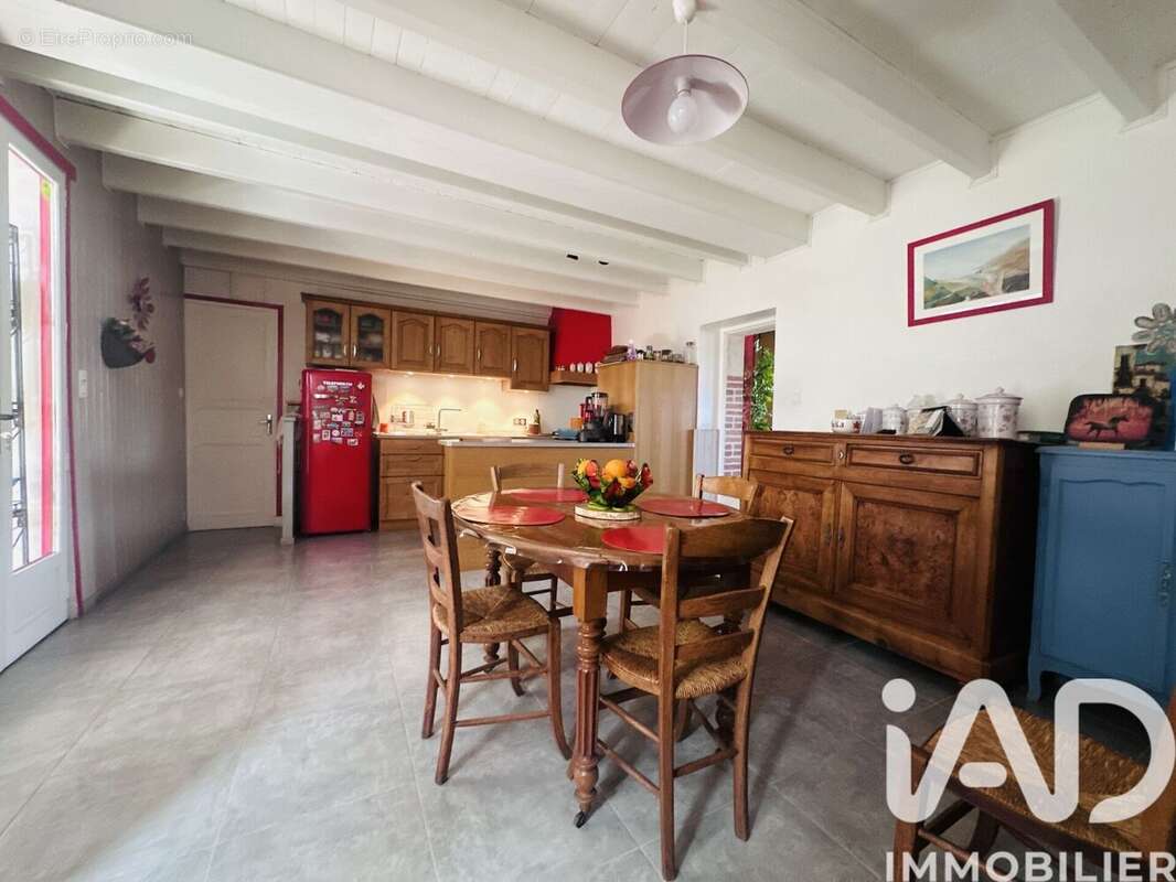 Maison 129 m² à Chateau-Guibert  - photo 3