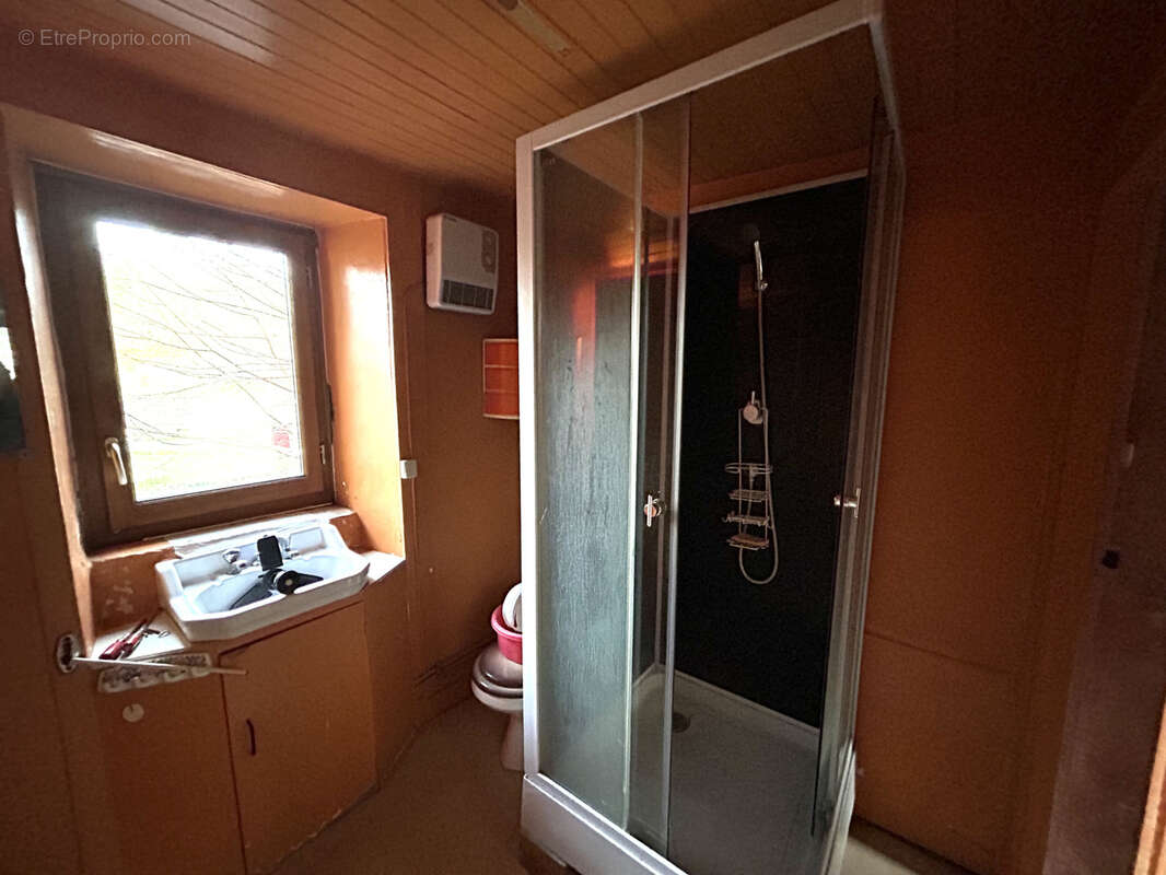 Maison à LA ROCHE-CANILLAC