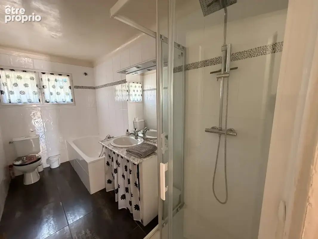 Maison de charme  172 m²  5 chambres  beaux volumes - photo 7