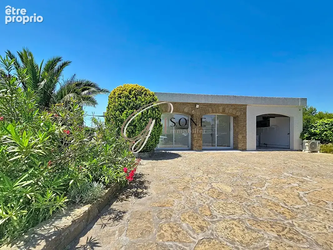 Villa de 260 m² accès direct plage du Cap Nègre à Six-Fours - photo 11