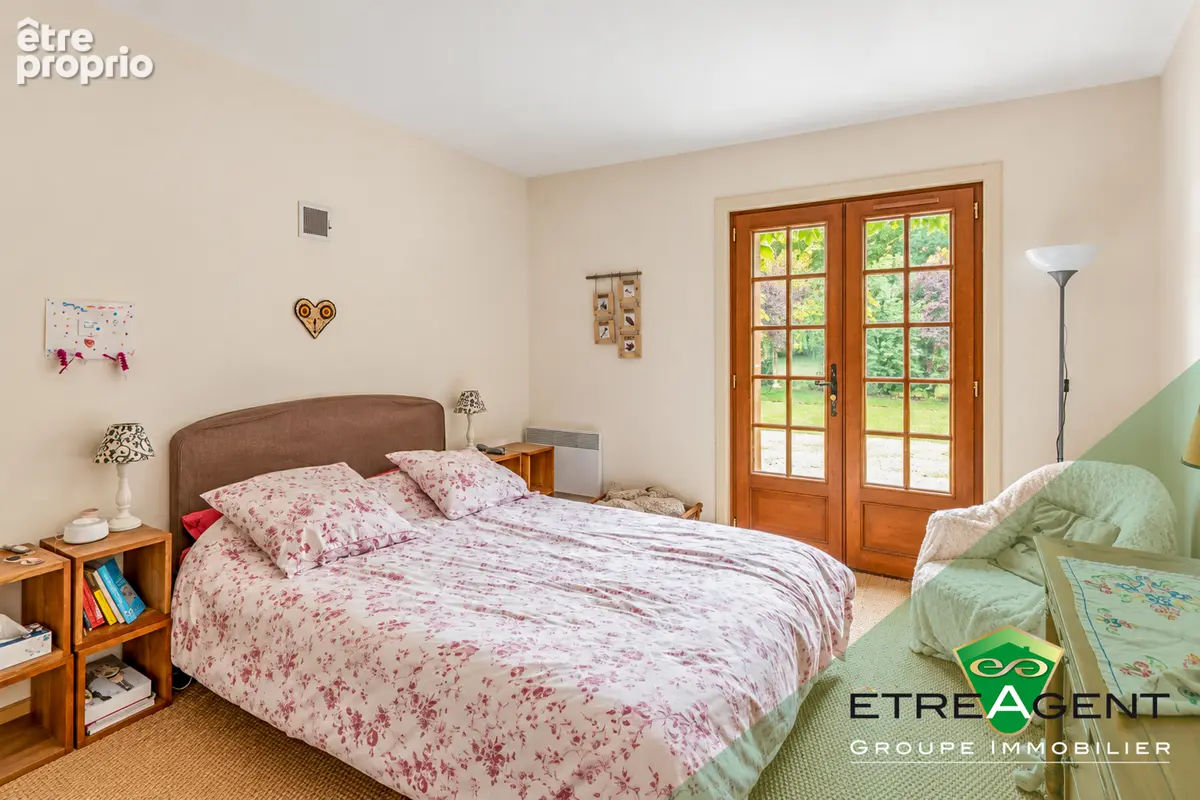 Maison LONGNY LES VILLAGES - 231 m² - 6 chambres - photo 10