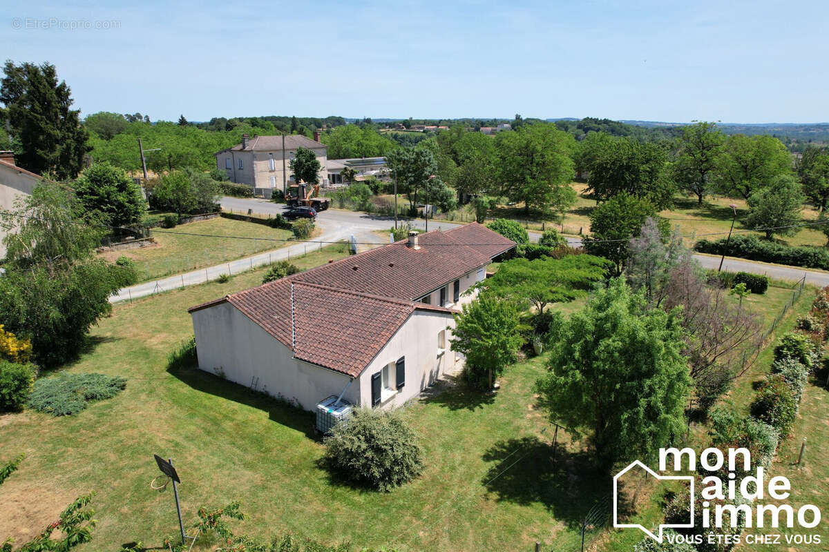 Maison 132 m² à Thiviers  - photo 2