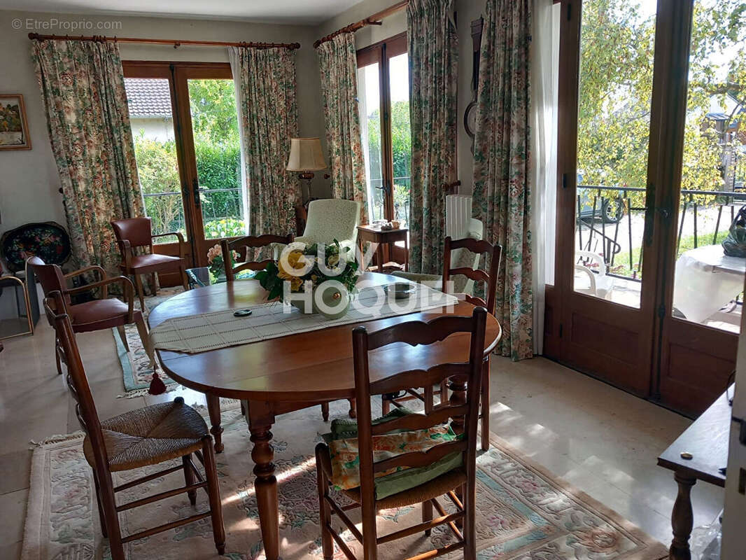 Maison à PONT-SUR-YONNE