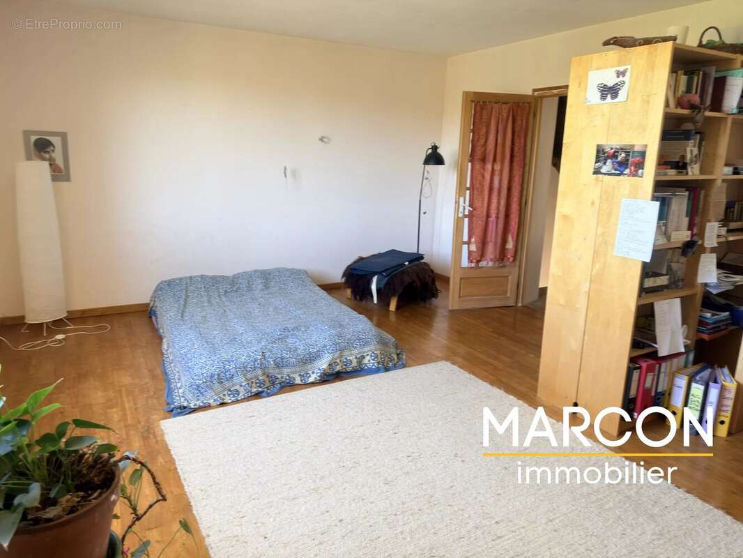 Maison à CHATELUS-MALVALEIX