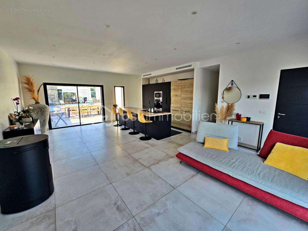 Maison t4 96 m² – terrain 535 m² – entièrement reconstruite en 2020 – piscine – garage - photo 5