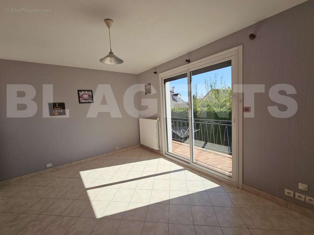 20250919_143231 - Maison à COULOMMIERS