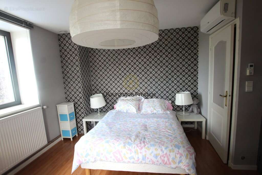 Belle propriete de caractere de 293 m² avec piscine et terrain de 1510 m² - photo 13