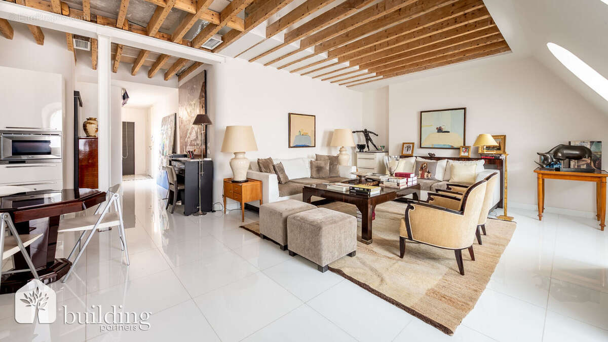 Appartement à PARIS-16E