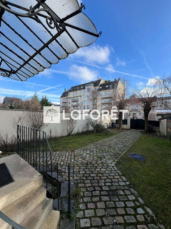 Appartement à MONTROUGE