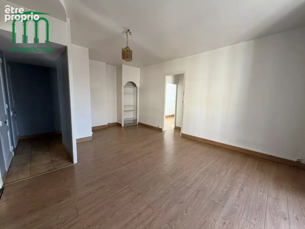 Appartement F3 - 72,58M2 - 2 Caves - Garage - Saint-Etienne/ Bergson - La Terrasse - photo 12