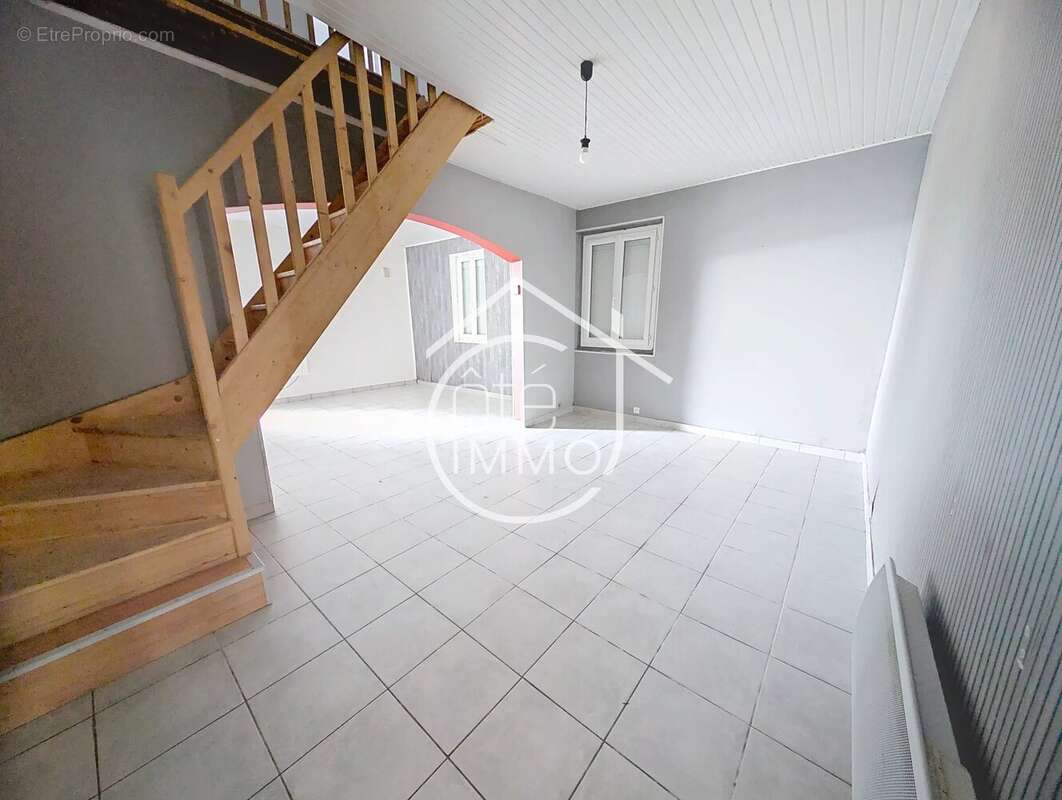 PRIGONRIEUX : Belle maison en pierre , 4 pièces de 96m² avec jardin - photo 2