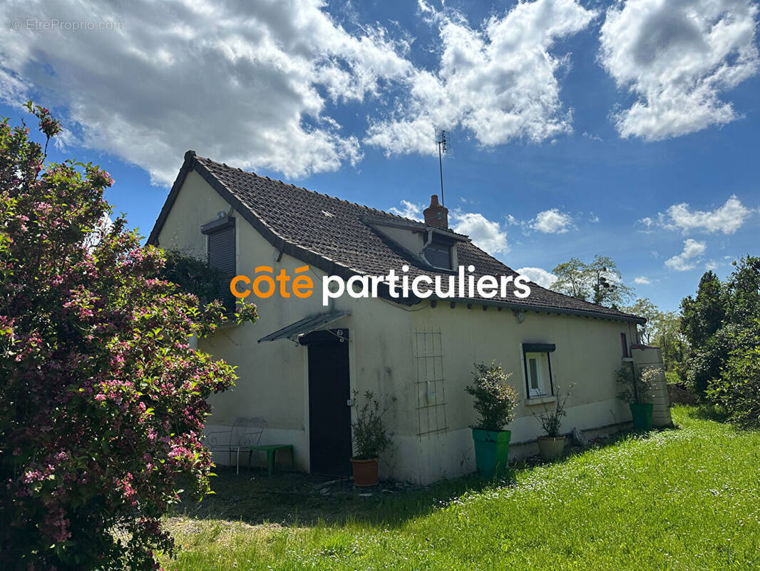 Maison à BESSAIS-LE-FROMENTAL