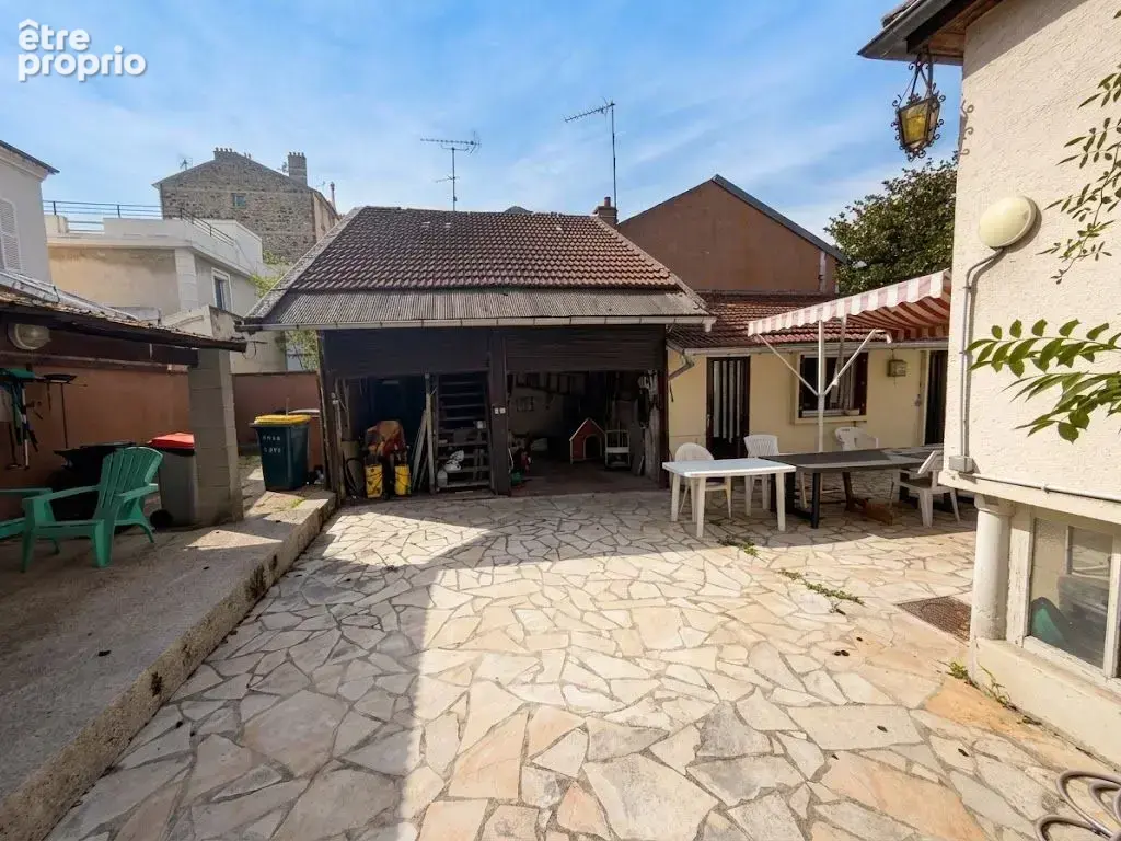 VILLEMOMBLE Secteur "EGLISE" Maison 6 pièces avec 4 chambres, dépendance et Garages - photo 11