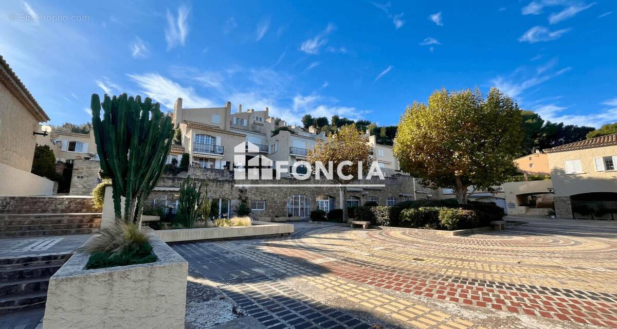 Appartement à SAINT-CYR-SUR-MER