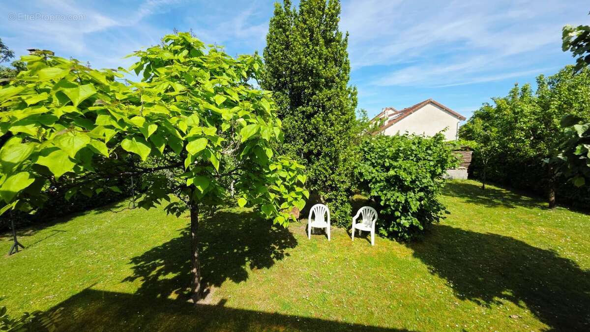 Maison de 162m² 7 pieces 6 chambres sous-sol garage jardin - photo 18