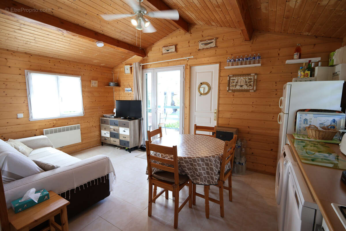 Chalet à vendre 3 pièces principales + dépendances annexes - le porge - photo 3