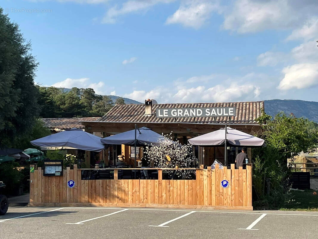 Commerce à SERANON