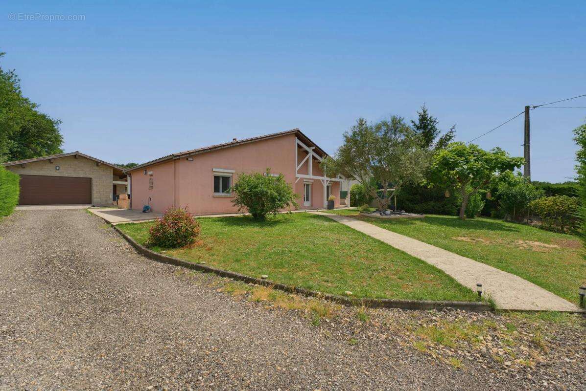 Maison de 6 pièces de 154 m² à Blésignac - photo 13