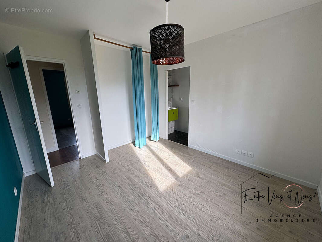 CHAMBRE PARENTALE AVEC SALLE D'EAU - Maison à GRIGNOLS