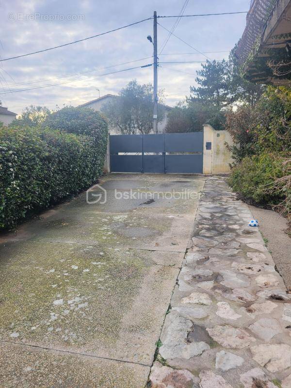 Maison à ROQUEMAURE