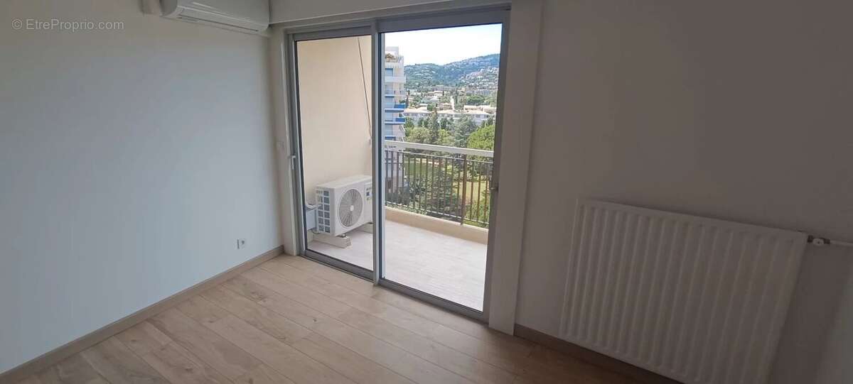 Appartement à MANDELIEU-LA-NAPOULE
