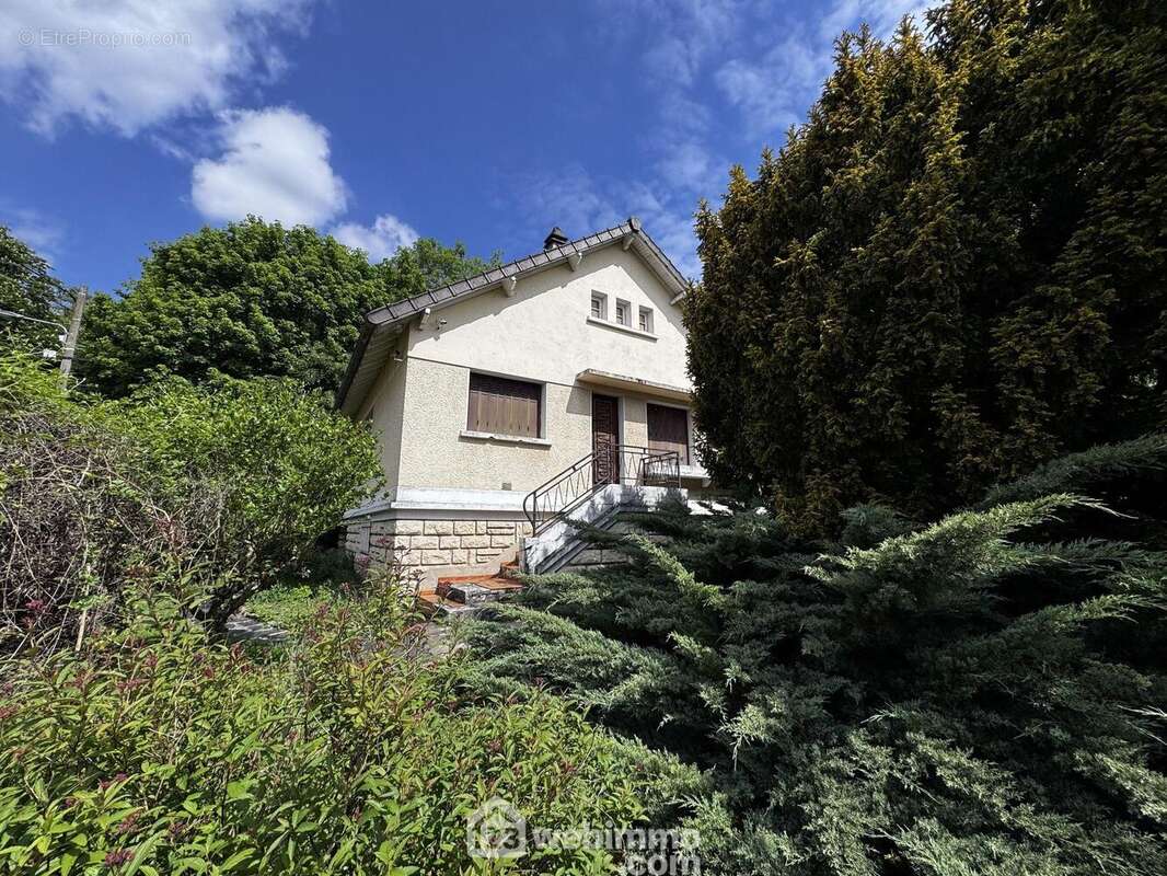 Maison individuelle édifiée sur sous-sol total - Maison à VILLABE