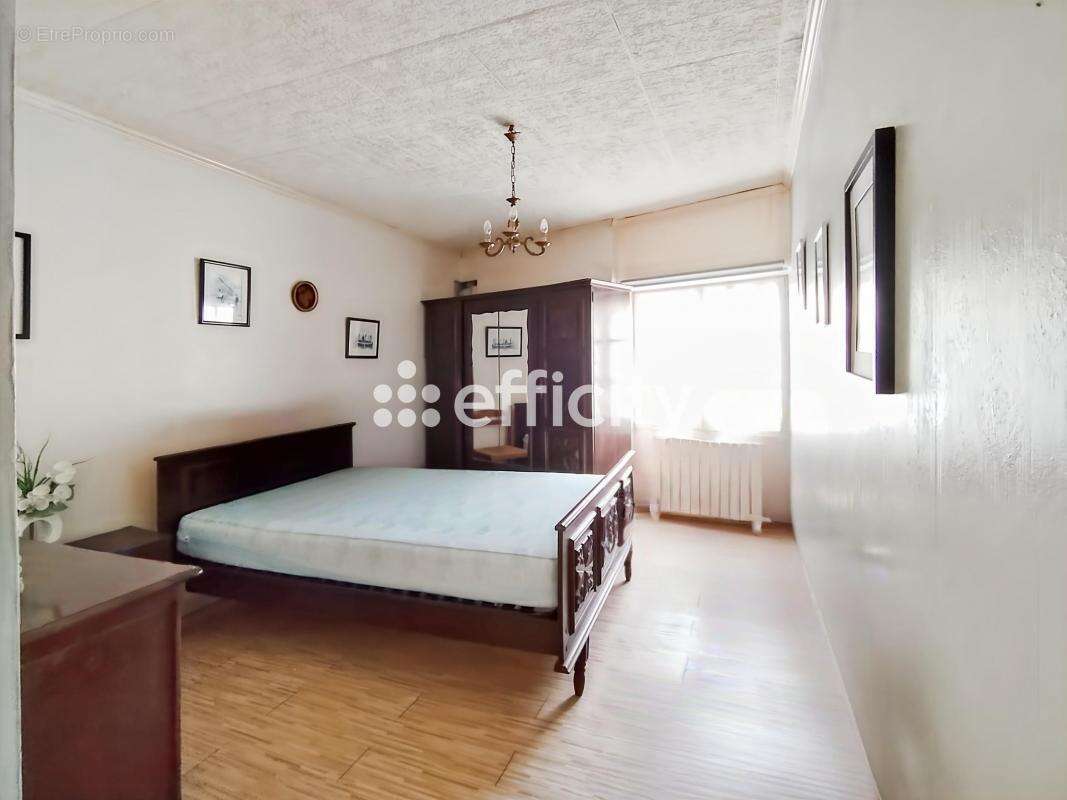 Maison à SALLES-SUR-MER