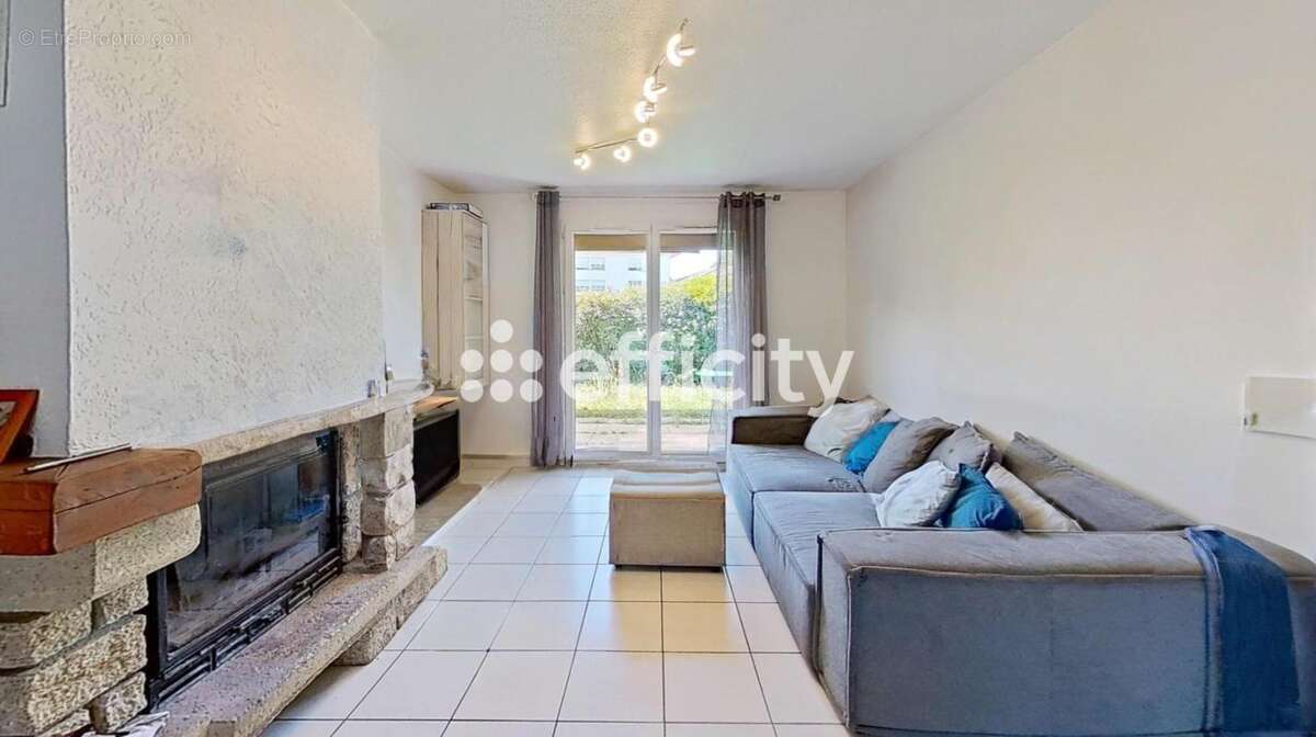 Maison 80 m² à Ville-La-Grand  - photo 2