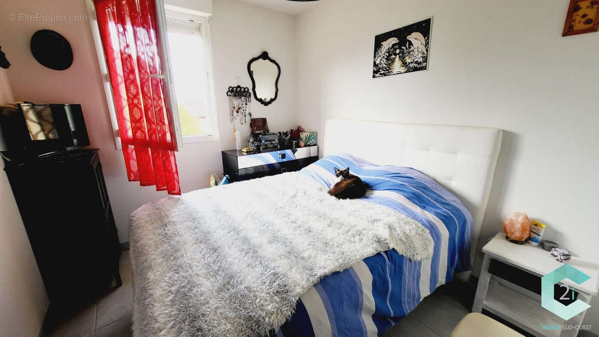 Appartement à CAZERES