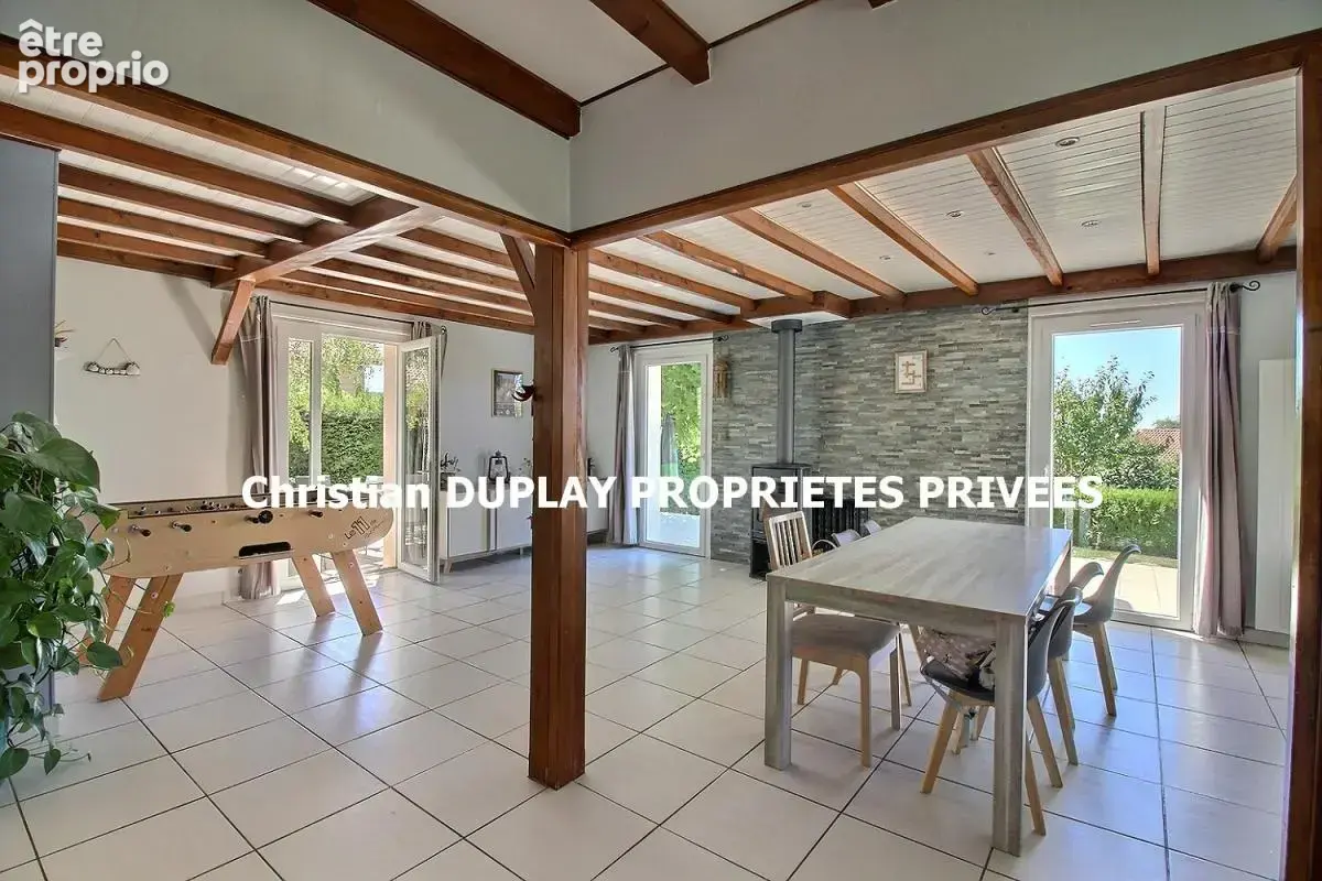 MARLHES 42660 secteur paisible à deux pas du centre du village et des commodités villa 170m² habitables 4 chambres sur 802m² de  - photo 4