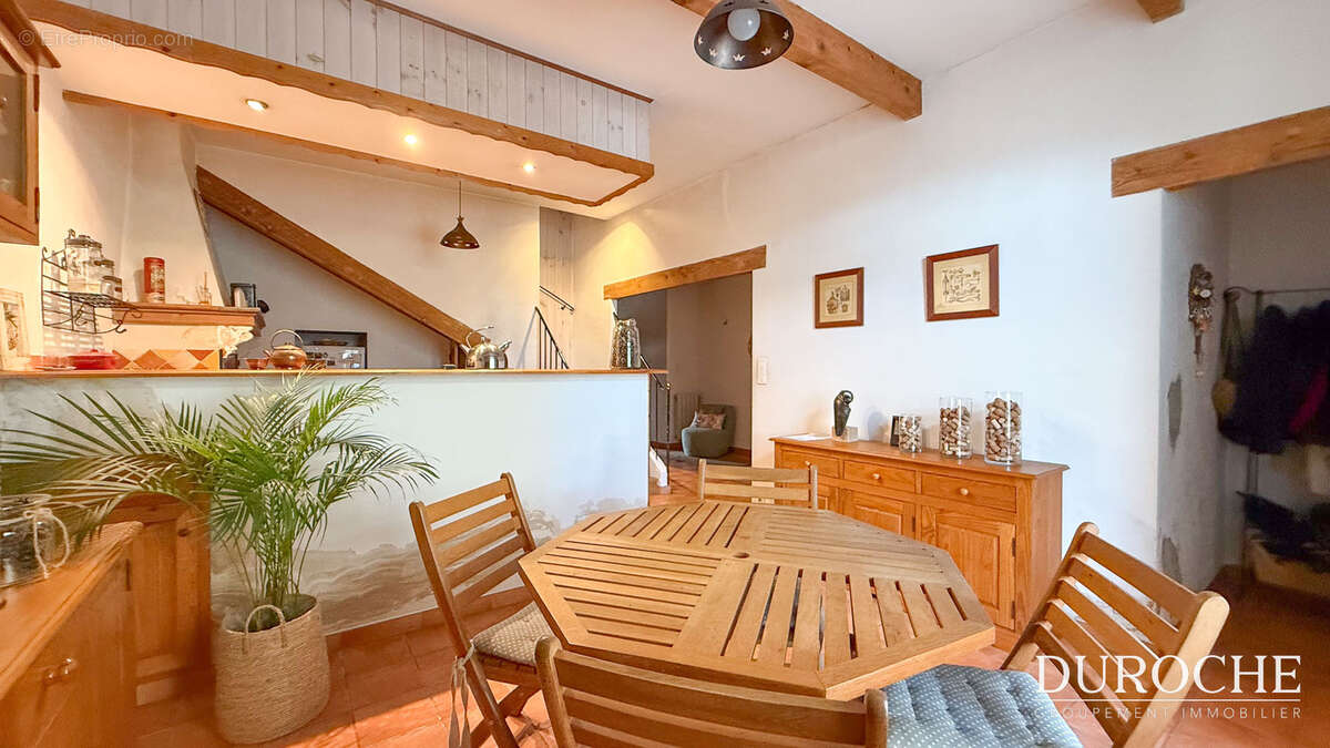 Maison à COURTHEZON