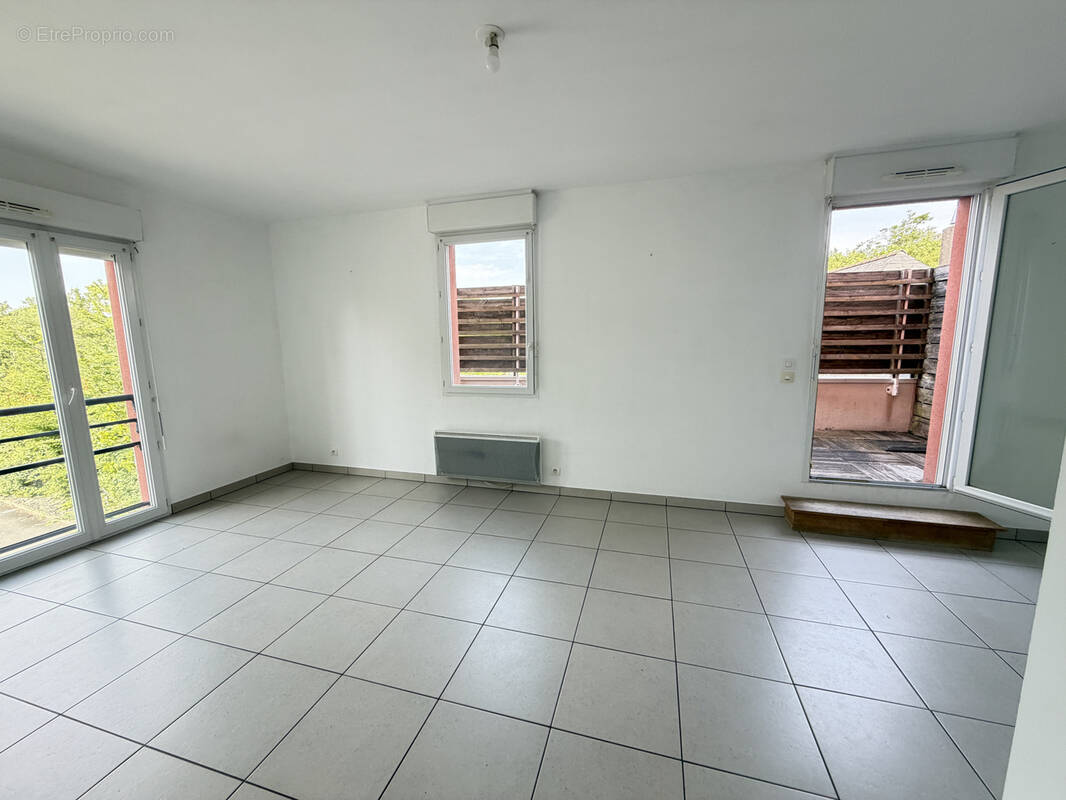 Appartement à AVRILLE