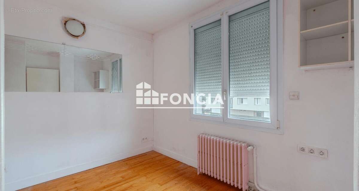 Maison à SAINT-JEAN-DE-LA-RUELLE