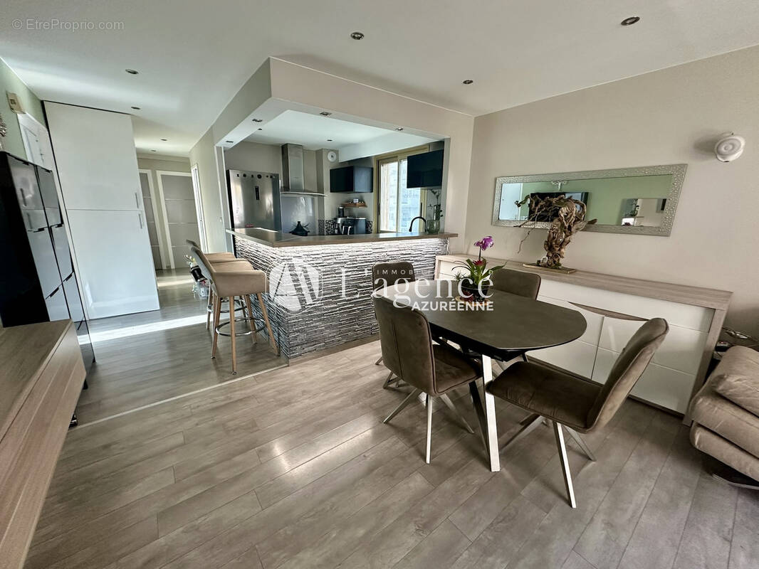 Appartement à SAINT-LAURENT-DU-VAR