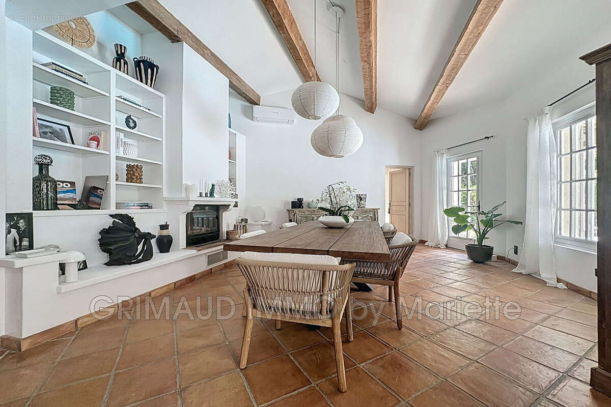 Maison à LA GARDE-FREINET