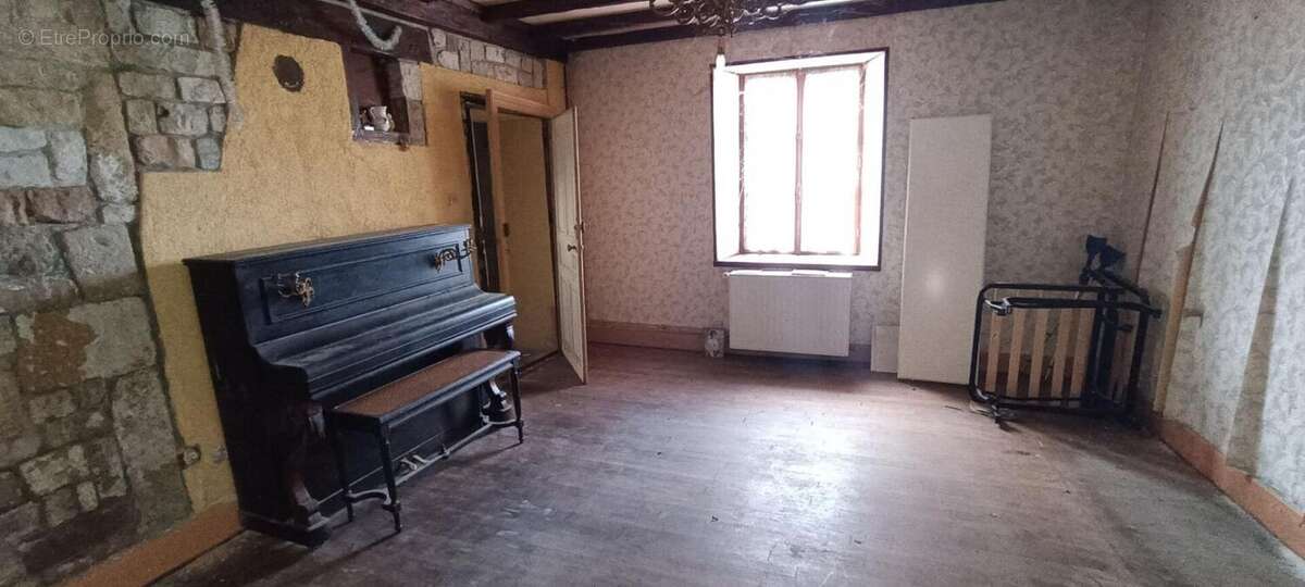 Maison 172.81 m2 et dépendances - photo 9
