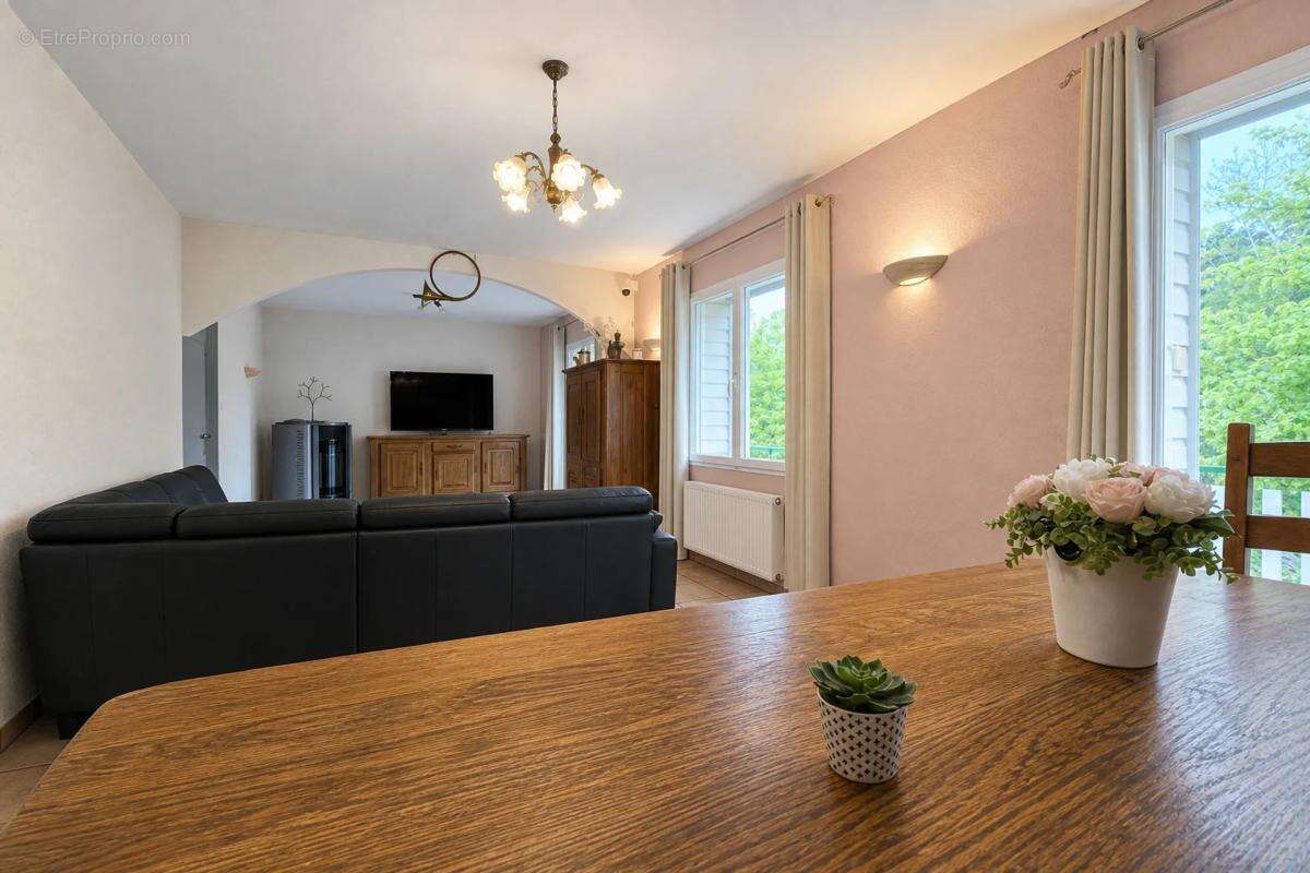 Maison 5 pièces avec jardin à Besse-et-Saint-Anastaise - photo 5