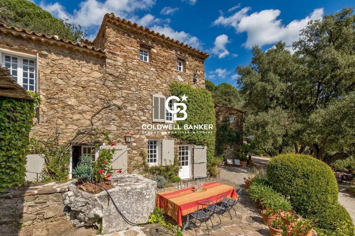 Maison à LA GARDE-FREINET