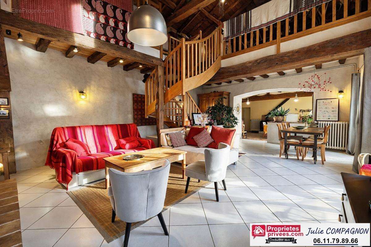 Maison à MONTREVAULT