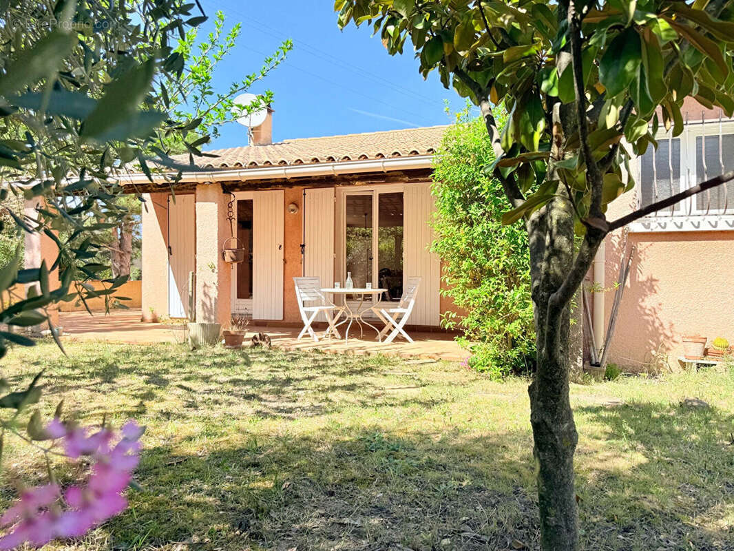 Maison à VALREAS