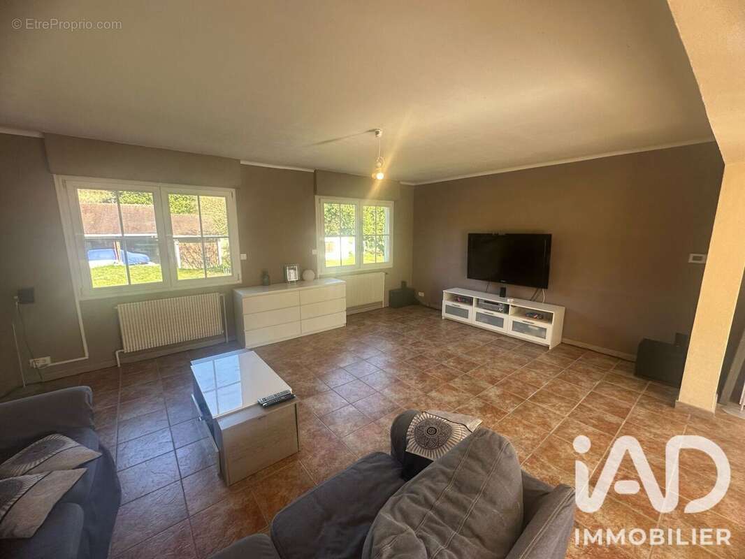 Maison 185 m² à Mortefontaine-En-Thelle  - photo 2