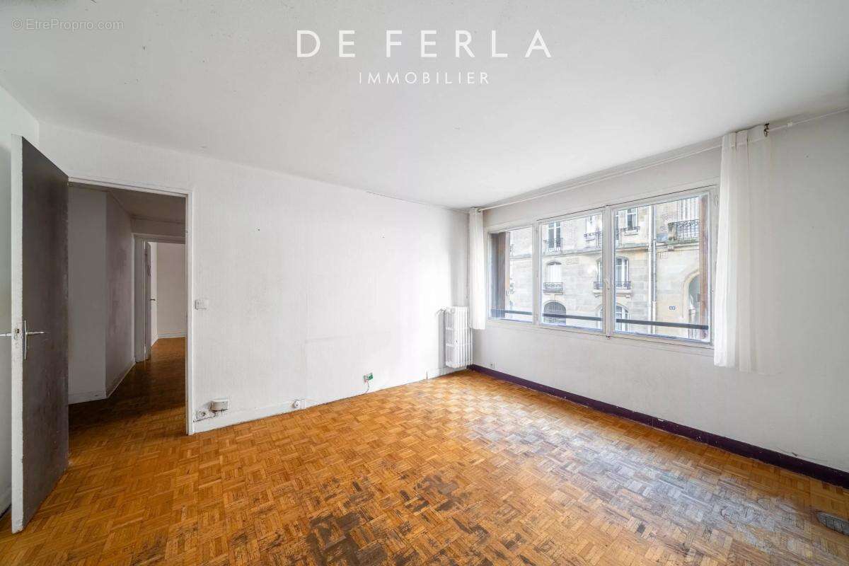 Appartement à PARIS-14E