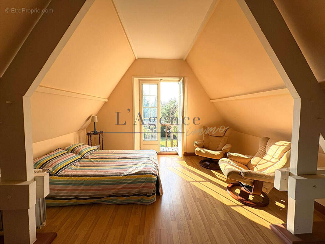 Maison à AVILLY-SAINT-LEONARD