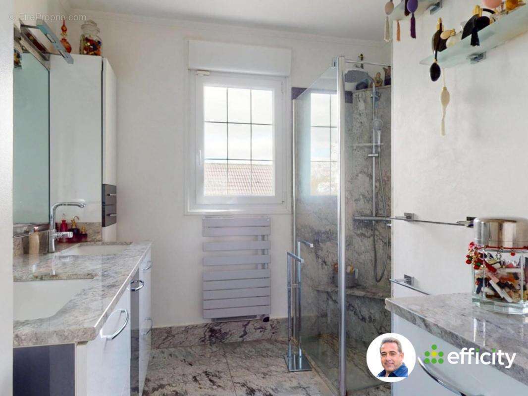 Maison à SAINT-VICTOR