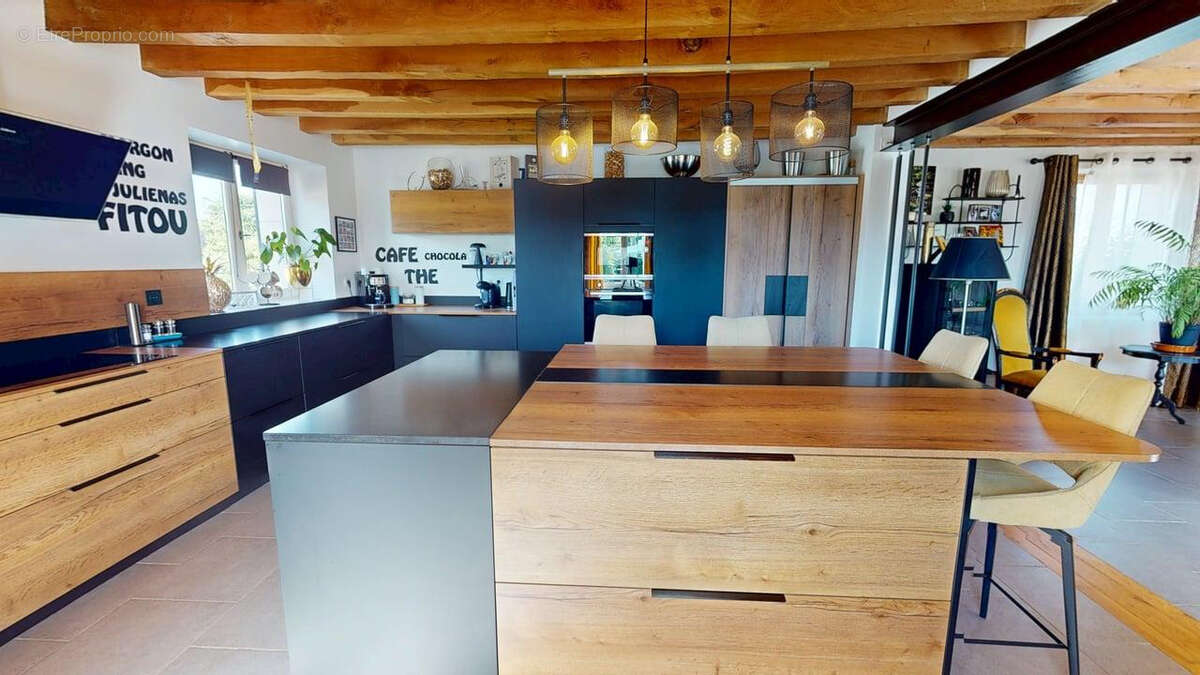 Propriété de caractère 7 pièce(s) 300 m2 - photo 10