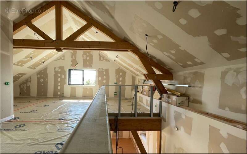 Maison à CHALLONGES