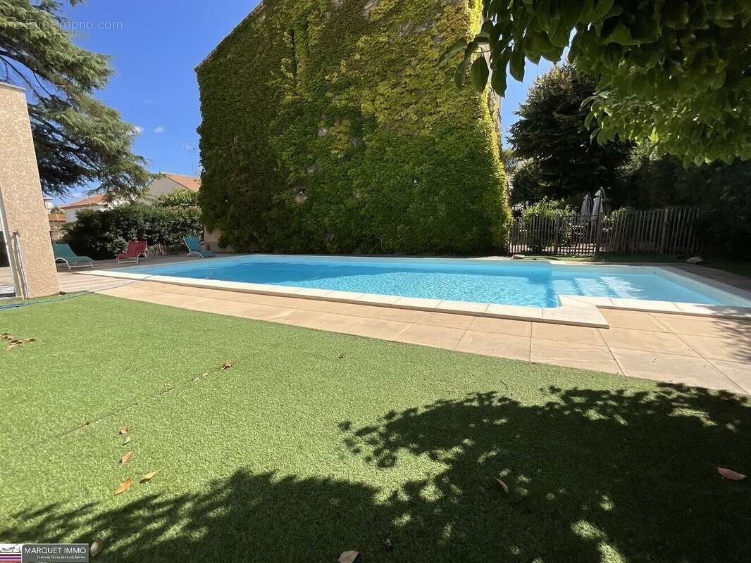 Séduisante maison de caractère T7 offrant 246 m² en 4 face sur 1 564 m² de terrain avec garage de 97 m², ascenseur, piscine - photo 36