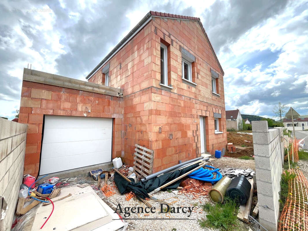 Maison à NUITS-SAINT-GEORGES