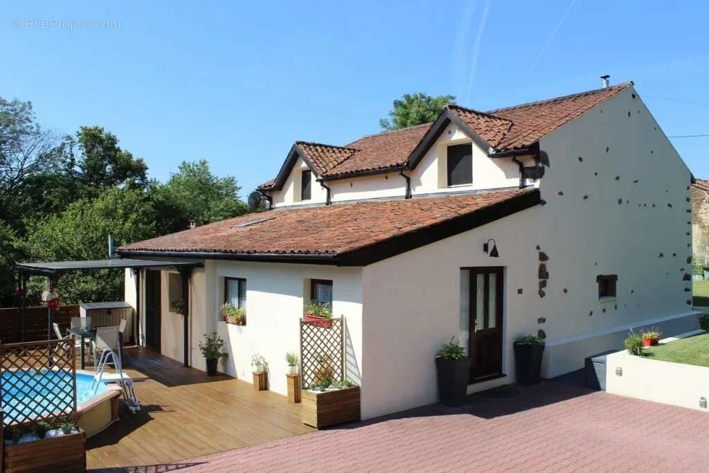 Maison de campagne indépendante avec 4 chambres, 3 salles de bains - photo 1