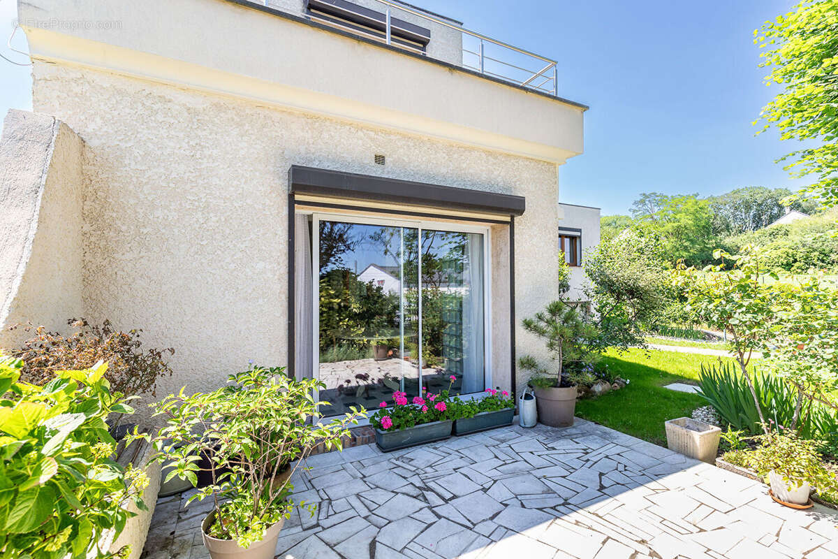 Maison à SAULX-LES-CHARTREUX